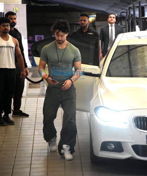 Photos Tiger Shroff Snapped Outside The Gym In Mumbai 2 Tiger Shroff Images Bollywood Hungama