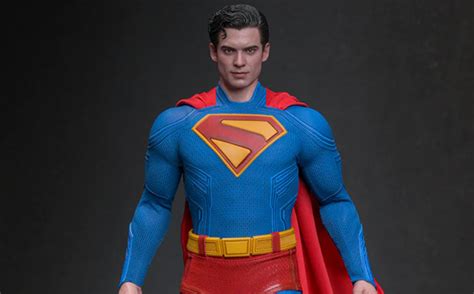Hot Toys Reveal First Full Look At Superman Krypto Scale