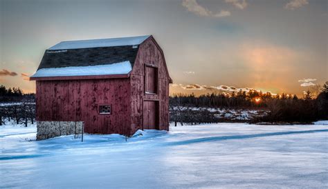 Hollis Barn - Allan Rubé