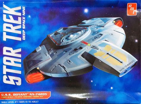 AMT 0845 1 420 USS Defiant NX 74205 Kit First Look Star Trek Models