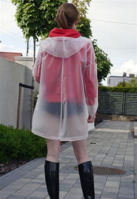 Pin By Bernd Harzer On Vinyl Rainy Day Fashion Rain Wear Vinyl Raincoat