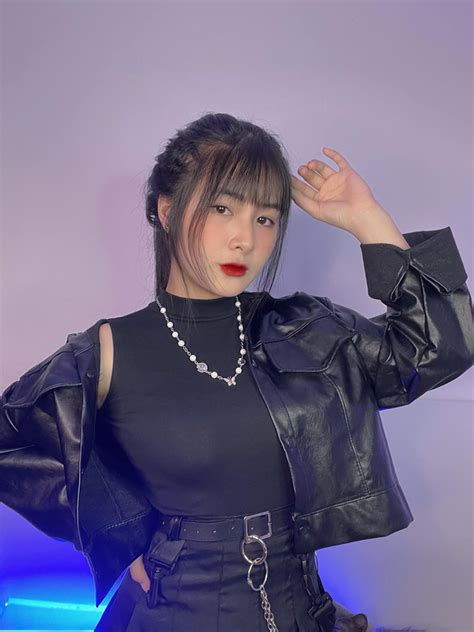 Chân dung những nữ streamer Gen Z hot nhất làng game Việt Tài năng thôi chưa đủ nhan sắc lẫn