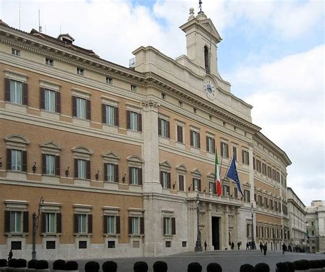 Palazzo Montecitorio Roma ViaggiArt