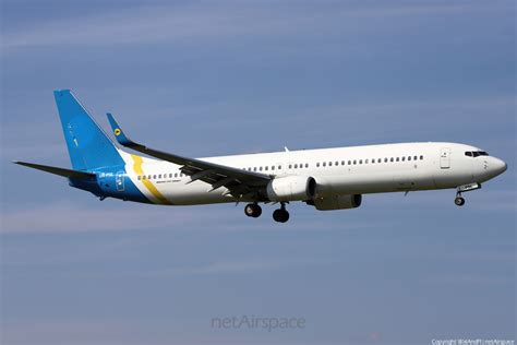 Ukraine International Airlines Boeing X Er Ur Psl Photo