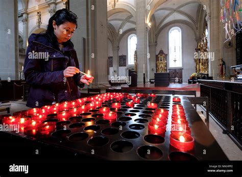 Woman Worship Hi Res Stock Photography And Images Alamy