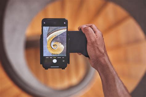 Shiftcam Progrip Will Lend Your Smartphone With A Dslr Style Grip