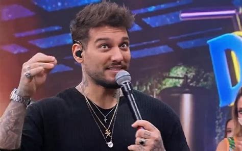 Lucas Lucco Fica Emocionado Ao Cantar M Sica Que Fez Mar Lia