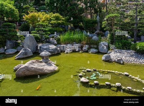 Japanese garden design principles hi-res stock photography and images ...