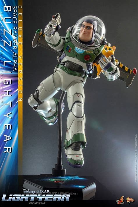 SPACE RANGER ALPHA BUZZ LIGHTYEAR DELUXE VERSION Sixth Scale Figure By Hot Toys