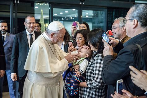 Papa Francisco fim da fome exige compromisso contra as mudanças