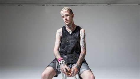 Emo Rapper Lil Peep Says His Fearless Style Is What Fashion Needs Right