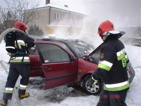 Mo Ki Po Ar Samochodu W Zak Adzie Mechaniki Pojazdowej Zdj Cia