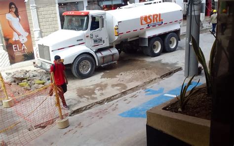 El Edificio Del Caf Compra Agua En Carro Tanque Para Abastecer Toda La