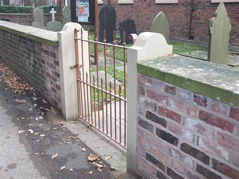 Natural Stone Posts And Caps Made To Order In Cheshire Bridestone