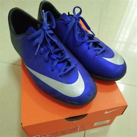 Futsal Boot Original Nike, Men's Fashion, Activewear on Carousell