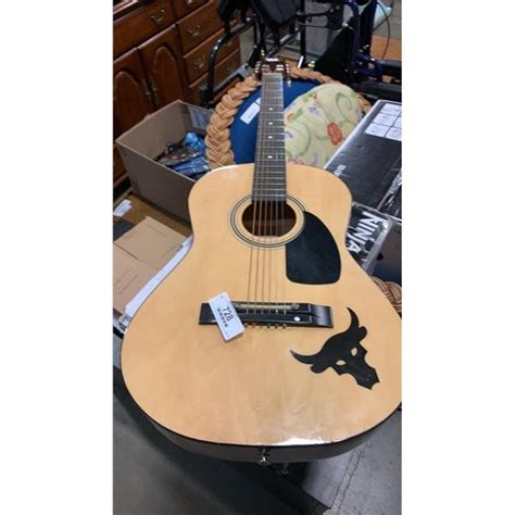 NOVA ACOUSTIC GUITAR