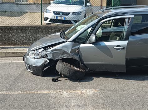 Rocambolesco Incidente A Brenna Distrutte Tre Auto Prima Como