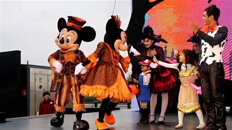 Halloween Carnival At Disneytown Shanghai Disney Resort Youtube