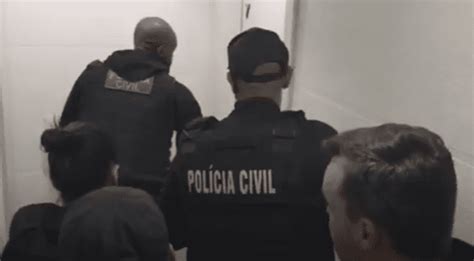 Polícia prende 30 pessoas em ação contra grupo suspeito de golpe dos