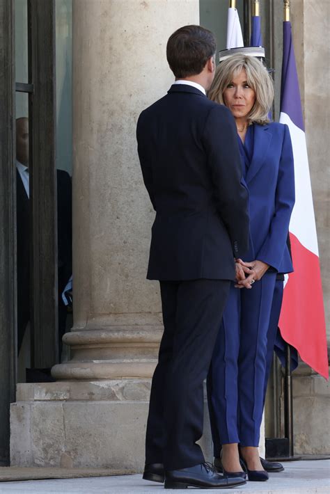 Photo Le Pr Sident Fran Ais Emmanuel Macron Et La Premi Re Dame