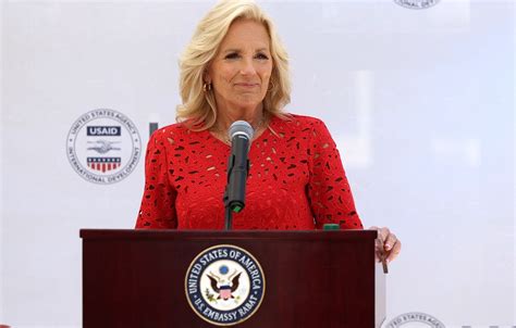 Etats Unis Jill Biden Salue Le Leadership De Sm Le Roi En Faveur De L