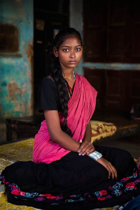 A Photographer Traversed India Photographing Beautiful Women Across