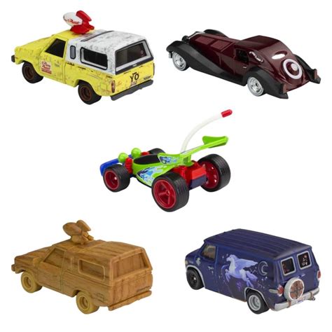 Mattel Hot Wheels Premium Disney Vfordul Ja Kisaut K Szlet