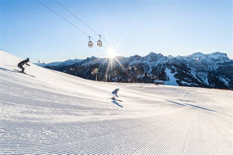 Sciare Al Sole In Alto Adige Dolce Vita E Divertimento Sulle Piste In