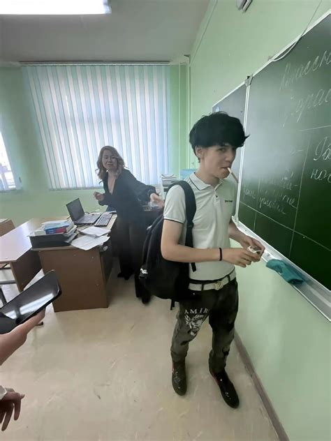 чапман в классе | Bad boy style, I need friends, Funny moments