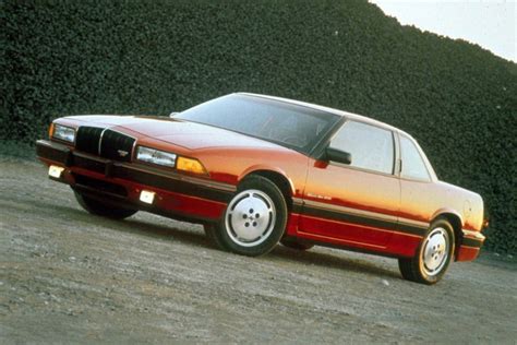 1990 Buick Regal Pictures - 11 Photos | Edmunds