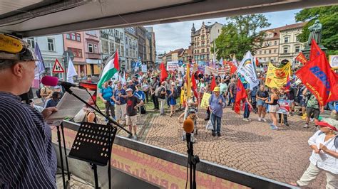 Hunderte Extrem Linke Machen In Eisenach Alarm Gegen Faschismus Und F R