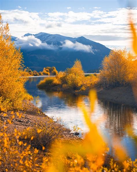 Twin Lakes during Fall, Twin Lakes, Colorado. {OC} (2400x3000) : r ...