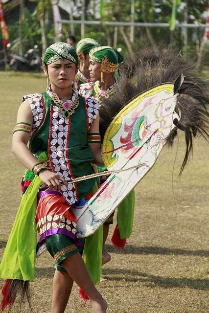 Tari Kuda Lumping Berasal Dari Ponorogo Yuk Lihat Keunikannya Pelita