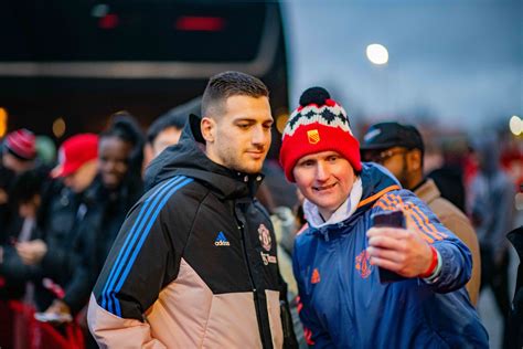 Manchester United suffer Diogo Dalot injury blow ahead of derby