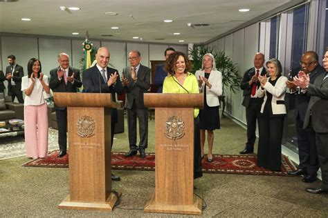 Edilene Lobo toma posse como ministra do TSE e se torna um símbolo de