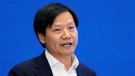 xiaomis billionaire ceo lei jun  reading  build electric