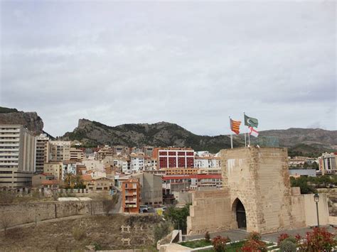 La Lluvia Amenaza Con Deslucir La Gloria En Alcoy Actualidad Cadena Ser