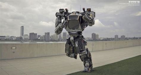 Korea's 4 meter-tall, 1.3-ton bipedal mech takes its first steps ...