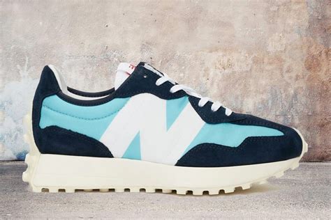 Oto nowe New Balance 327 w letniej kolorystyce „Navy / Aqua”