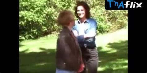 Stephanie Morgenstern Lesbian Scene In Revoir Julie Tnaflix