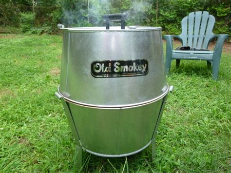 Old Smokey Charcoal Grill 18 Medium Freestanding