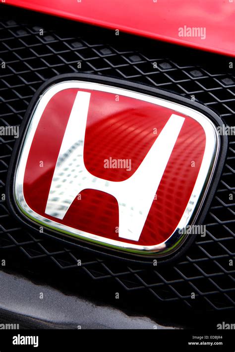 Picture Shows A Highly Polished Honda Emblem Stock Photo Alamy