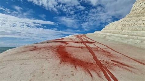 Sfregiarono La Scala Dei Turchi Comune Di Realmonte Parte Civile Nel