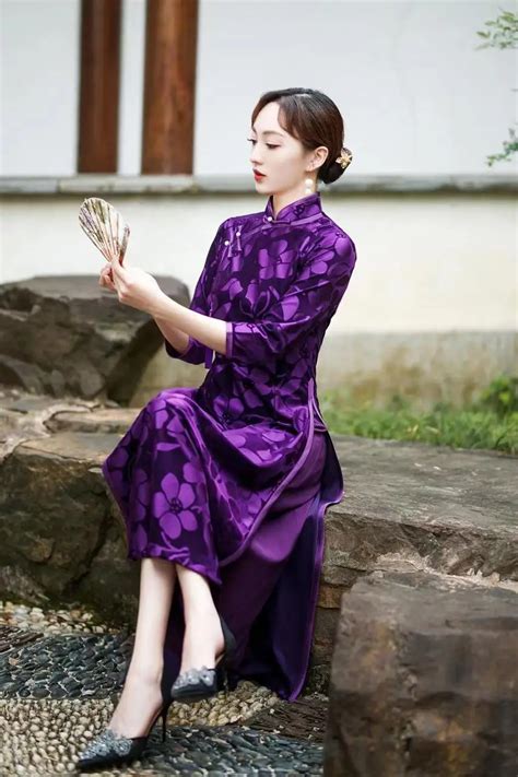 Traditional Mandarin Collar Hight Split Aodai Velour Cheongsam Seven