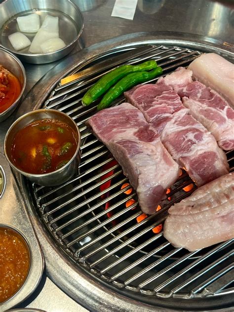 신당역 삼겹살 맛집 근고기 구워주는 고기집 제주돈사돈 신당점 네이버 블로그