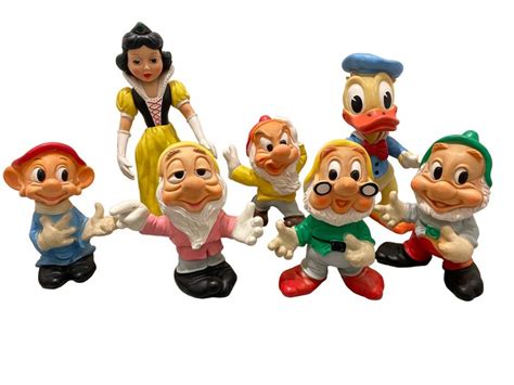 Disney Showcase Collection Donald Duck 7 Ledra Figures 1962 1970