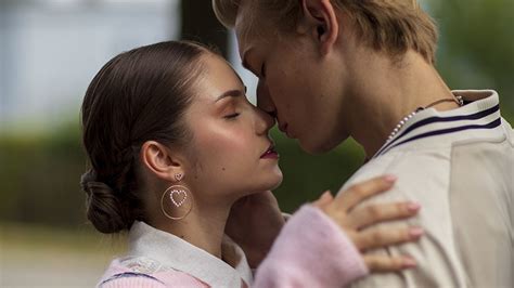 Příběh jednoho hodně náročného dospívání Voyo začalo vyrábět komediální seriál Sex OClock TV