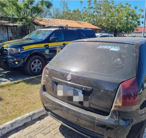 PRF Prende Homem Que Dirigia Carro Placas Adulteradas Fita