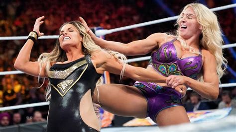 SummerSlam 2019 ~ Charlotte Flair vs Trish Stratus - WWE Photo (42961491) - Fanpop