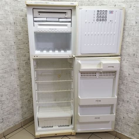 Stinol 110E - Холодильники с верхней морозильной камерой